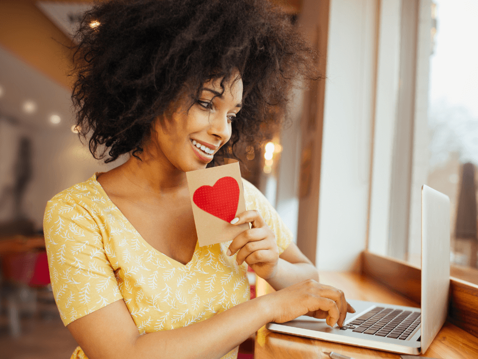 Une fille métisse sur un site de rencontre 97tibo