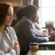 Une jeune femme ghostée dans un restaurant